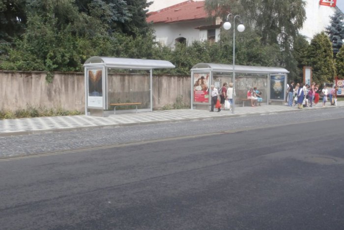Ilustračný obrázok k článku Vo Zvolene pribúdajú moderné prístrešky zastávok MHD: Do konca roka 2016 ich má byť až 15