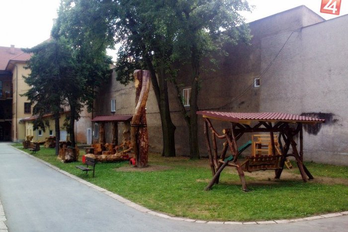 Ilustračný obrázok k článku Tu skončili peniaze z reprezentačného plesu: V Rožňave máme novú oddychovú zónu