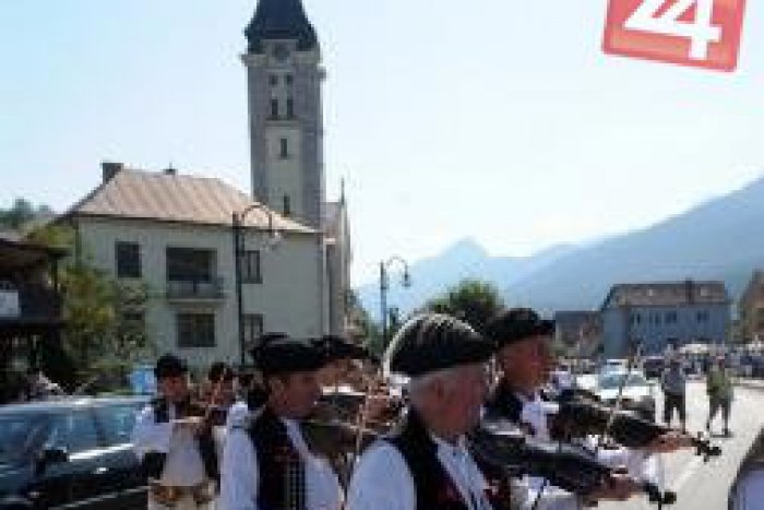 Ilustračný obrázok k článku Štyri pódia a takmer 1 100 účinkujúcich: Na Jánošíkových dňoch sa pochvália unikátom