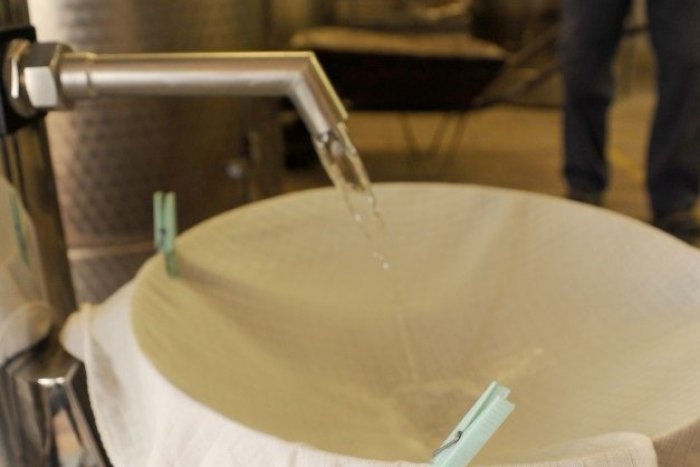 Ilustračný obrázok k článku Východniari a pálenka? Tipnite si, koľko je v okolí Prešova legálnych páleníc!