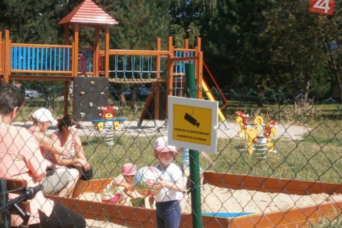 Ilustračný obrázok k článku Koniec vandalizmu na našich ihriskách? TIETO opatrenia majú podľa mesta zabrať!