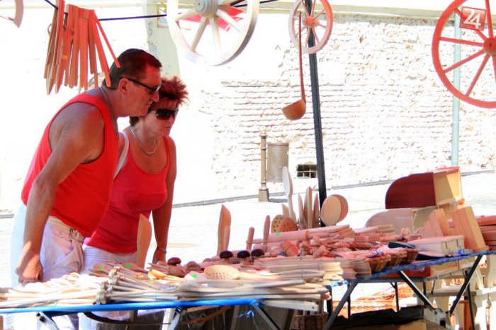 Ilustračný obrázok k článku Tradičný trnavský jarmok: Kolotoče si budeme môcť užiť dlhšie