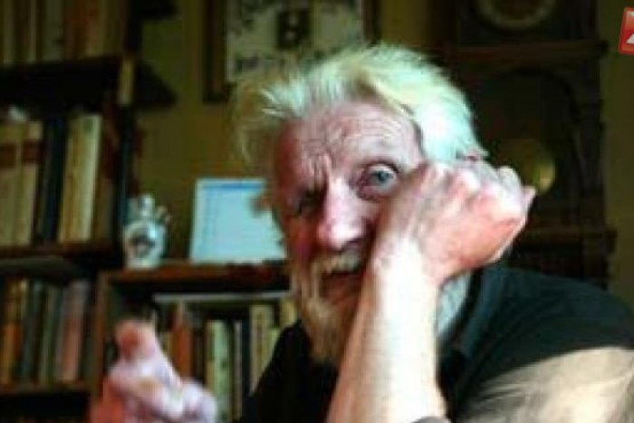 Ilustračný obrázok k článku Slovensko zasiahla smutná správa: Zomrel autor samizdatov Ivan Kadlečík (†76)