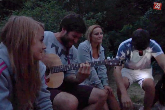 Ilustračný obrázok k článku Náročná stávka nitrianskeho speváka: Itcho Pčelár prejde od Tatier k Dunaju pešo!