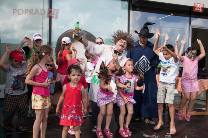 Ilustračný obrázok k článku Deň zábavy v Tatry Shopping Center: Deti bavil Majster N, choduliari, či veselá dopravná hliadka