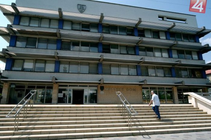 Ilustračný obrázok k článku Prázdniny zvolenských poslancov prerušené. Prečo zasadne mimoriadne zastupiteľstvo?