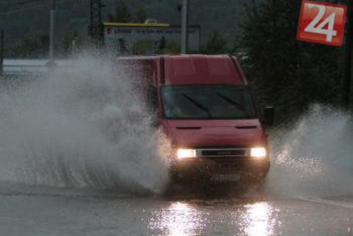 Ilustračný obrázok k článku Silné búrky opäť udreli: Hasiči mali za 24 hodín 19 výjazdov