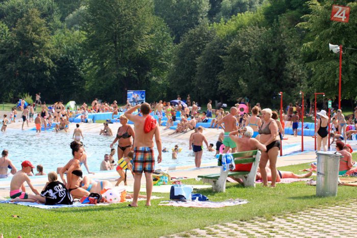 Ilustračný obrázok k článku Koľko zacvaká dospelý a koľko deti? PREHĽAD tohtoročných cien na kúpaliskách v Trnave a okolí