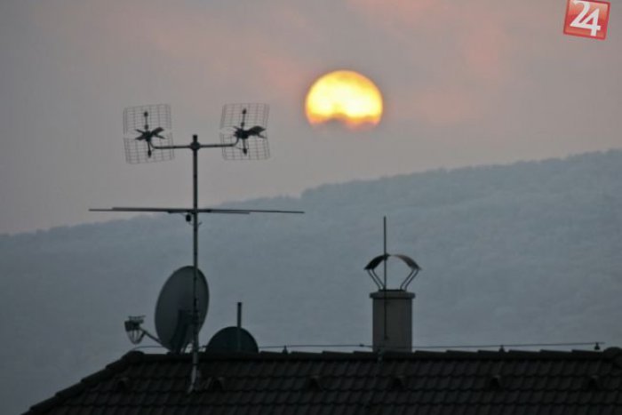 Ilustračný obrázok k článku Nečakaná smrť mladíka: Robo (†31) išiel montovať anténu, zomrel na streche