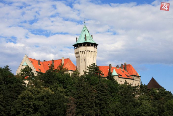 Ilustračný obrázok k článku Mýty a legendy: Dobrý duch, či čert, Smolenický zámok má svojho bájneho ochrancu