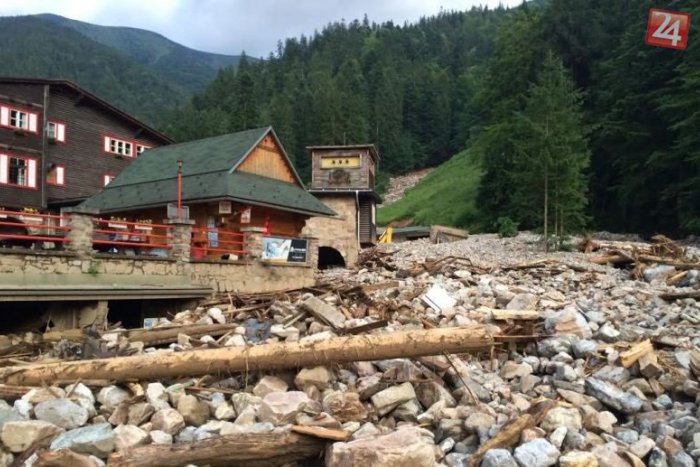 Ilustračný obrázok k článku Katastrofou poznačená Vrátna a Terchová: TOTO je balík peňazí určený na pomoc