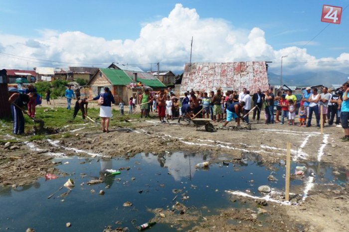 Ilustračný obrázok k článku Rómske hliadky vo Veľkej Lomnici? Poštárka si ich prácu nevie vynachváliť!