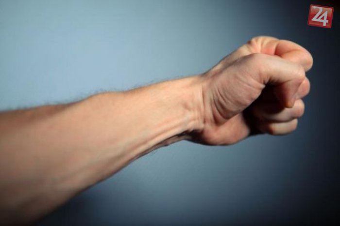 Ilustračný obrázok k článku Bitka na diskotéke v Prievidzi: Trojica mladíkov napadla muža (20)