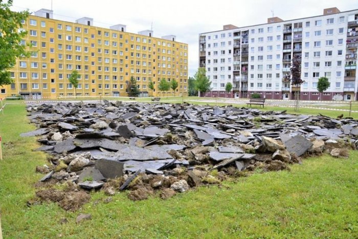 Ilustračný obrázok k článku Počasie brzdí práce na Hviezdoške: Takto to na mieste vyzerá, stihnú premenu do termínu?