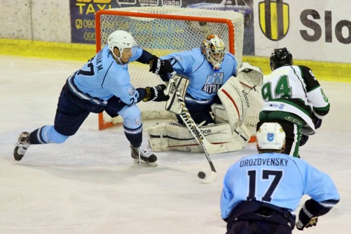 Ilustračný obrázok k článku Hokejisti na memoriáli Pavla Demitru: Doma sa predstavia až o týždeň