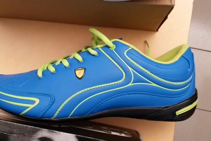 Ilustračný obrázok k článku Colníci si posvietili na Lučenec: V obchode zhabali oblečenie, obuv a aj hračky!