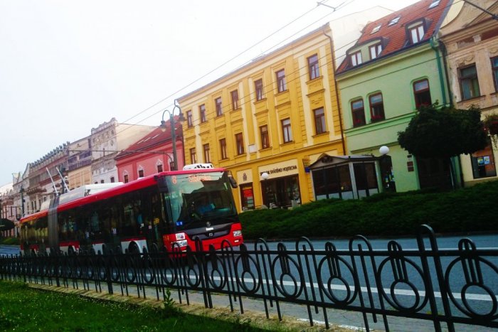 Ilustračný obrázok k článku Novinka v prešovskej MHD: Cestujúci budú môcť čítať knihy zavesené na retiazke!