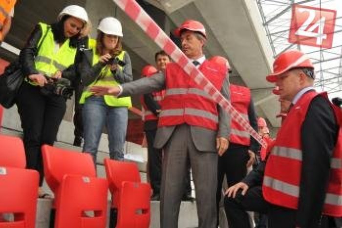 Ilustračný obrázok k článku City Arenu ŠAM Trnava navštívil premiér: Stavbu kontroloval aj Kováčik i Galis