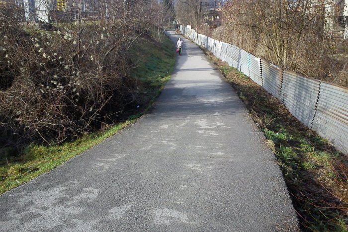 Ilustračný obrázok k článku Útok za bieleho dňa pri bystrickej stanici: Mladíka napadla a okradla skupina páchateľov!