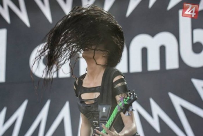 Ilustračný obrázok k článku Nevesta v blate na metalovom festivale: Aj takto to v týchto dňoch vyzerá v Novej Bani