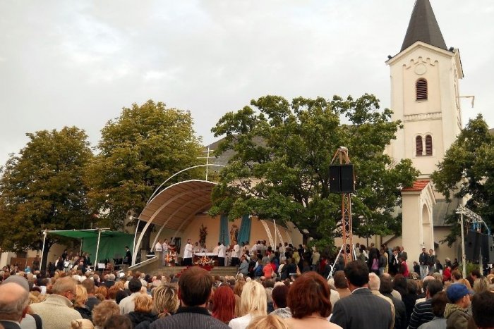 Ilustračný obrázok k článku Tradičná Mariánska púť v Nitre: Na Kalvárii sa stretnú tisícky veriacich