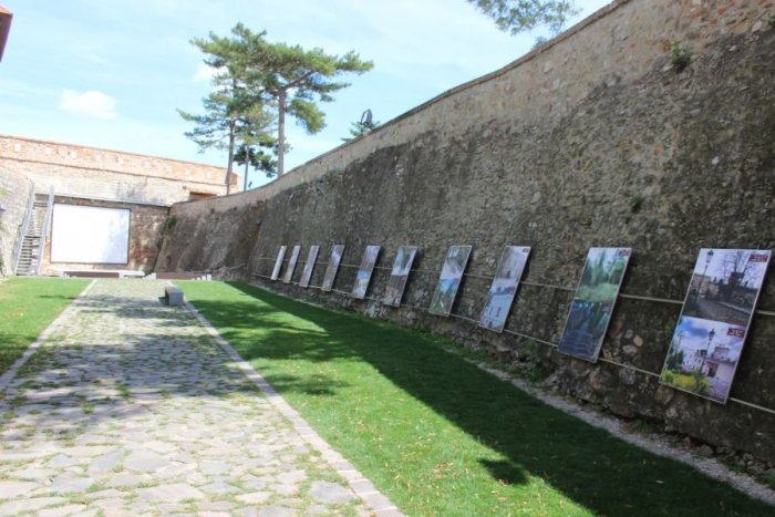 Ilustračný obrázok k článku Nitriansky hrad vtedy a dnes: Preneste sa do minulosti pútavými fotografiami!