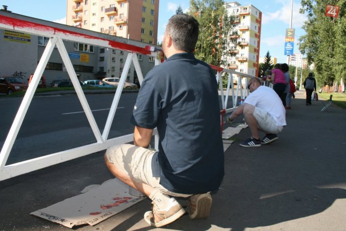 Ilustračný obrázok k článku Žiarski mestskí úradníci vyhrnú rukávy a chytia sa roboty: Vieme, aké verejnoprospešné práce si odmakajú!