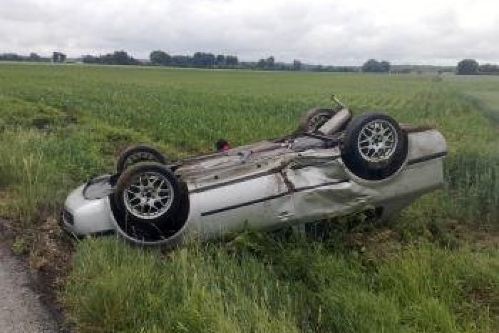 Ilustračný obrázok k článku Na rýchlostnej ceste R1 došlo k otrasnej nehode: Auto sa niekoľkokrát prevrátilo na vozovke
