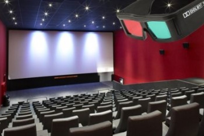 Ilustračný obrázok k článku Už sa na to nemohli pozerať: Dobrovoľníci bez peňazí začali rekonštruovať kino!