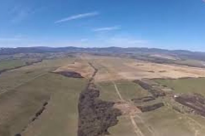 Ilustračný obrázok k článku Unikátne zábery z vtáčej perspektívy: Prečo nebude obchvat Žiaru dokončený v termíne?