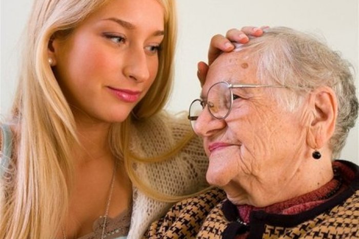 Ilustračný obrázok k článku Nová opatrovateľská služba v okrese Michalovce: Pribudnú aj požičovne pomôcok