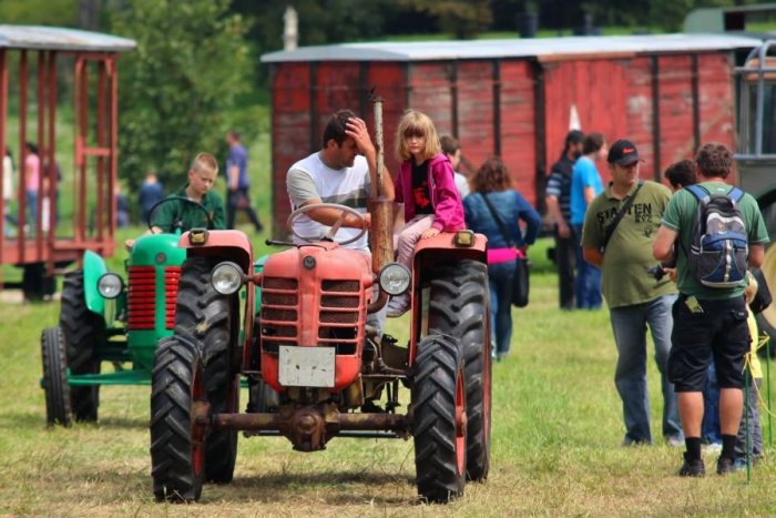 Ilustračný obrázok k článku Staré stroje zaujali: Traktorparáda lákala pohľady návštevníkov výstaviska