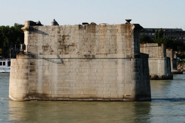 Ilustračný obrázok k článku Starý most: Práce sú aj naďalej zastavené. Vieme dokedy