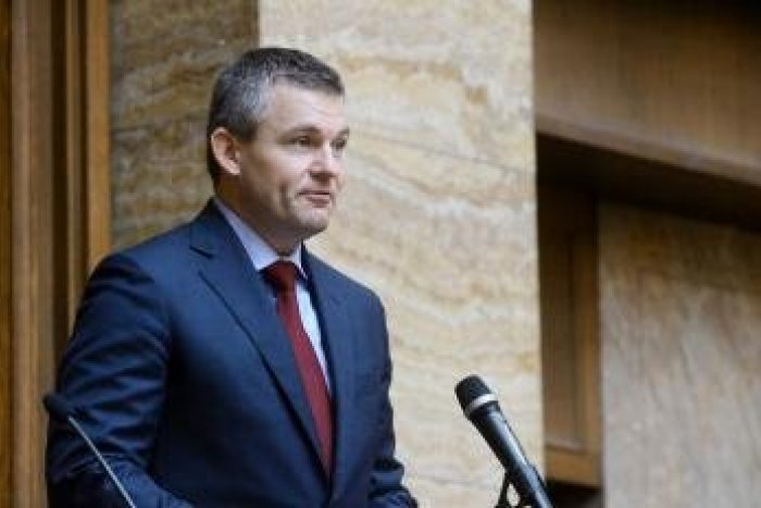 Ilustračný obrázok k článku Ministra Pellegriniho čaká otvorenie školského roka: Vráti sa do bystrických škôl, kde v mladosti dral lavice