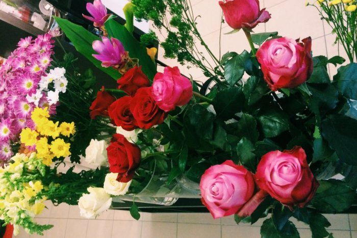 Ilustračný obrázok k článku Kvetinárstva smutne spomínajú na minulosť: Záujem o kvety pre učiteľov z roka na rok klesá