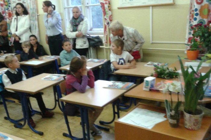 Ilustračný obrázok k článku Pokojný prvý školský deň: S dažďom, ale bez strachu