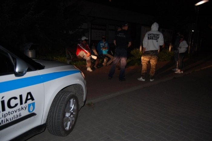 Ilustračný obrázok k článku Prvý deň po prázdninách: Zo školy si to namieril rovno do krčmy