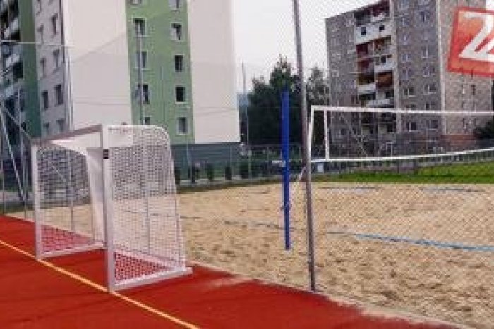 Ilustračný obrázok k článku FOTOREPORTÁŽ: V Revúcej otvorili tri nové ihriská naraz