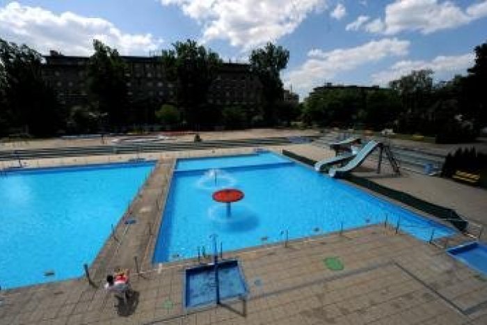 Ilustračný obrázok k článku Bratislavské kúpaliská: Hlásia najhoršiu sezónu za ostatných desať rokov!