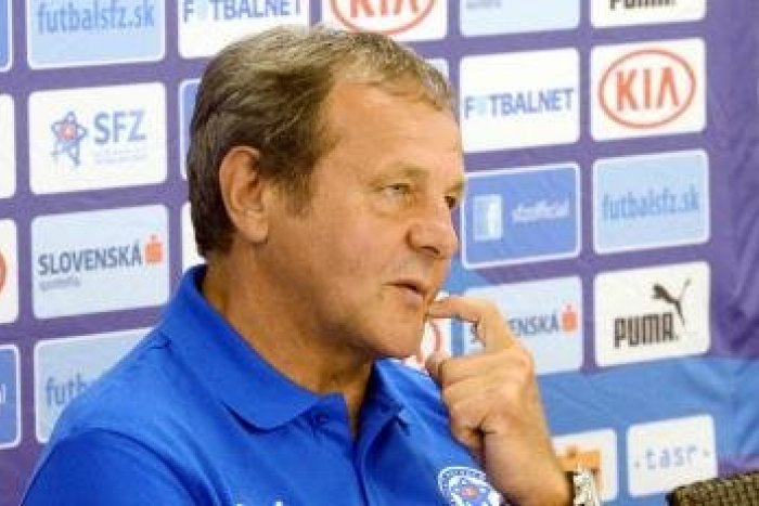 Ilustračný obrázok k článku Ján Kozák pred zápasom Slovákov básnil o Žiline: Fantastická atmosféra, úžasný štadión!