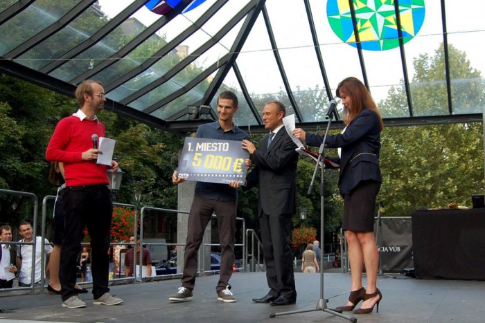 Ilustračný obrázok k článku Fotku roka 2014 urobil Bratislavčan Tomáš Halász. Fotil kampaň prezidenta Kisku