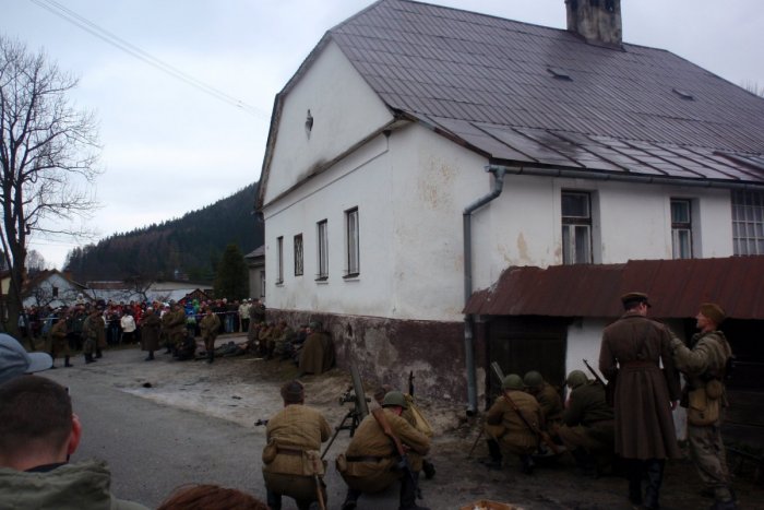 Ilustračný obrázok k článku TIPY na víkend: Vojnové boje vo Vlkolínci, Ani nechoď fest v Čutkove, Stretnutie pre život v Černovej, ...