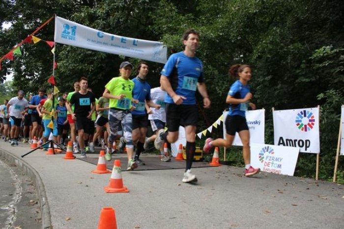 Ilustračný obrázok k článku Spojili príjemné s užitočným: Bežali deťom na pomoc