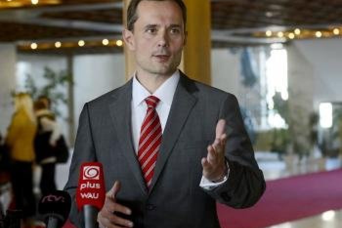 Ilustračný obrázok k článku KDH pravicová strana? Nie som si istý, hovorí predseda Siete Procházka