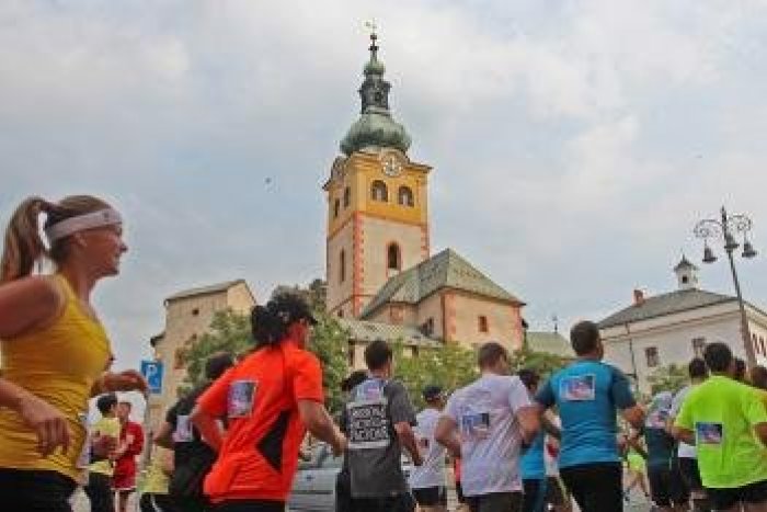 Ilustračný obrázok k článku Poslanci odklepli dotácie na športy v meste: Tisíce eur pre basketbalistov aj maratóncov