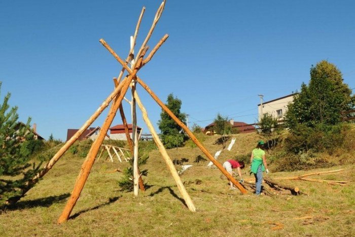 Ilustračný obrázok k článku V Gánovciach sa tvorí pod holým nebom. Témou výtvarného sympózia sú záhady života