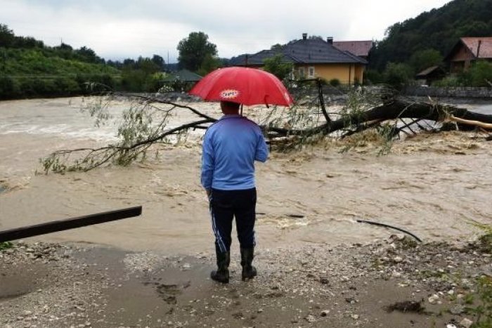 Ilustračný obrázok k článku Upršané počasie narobilo šarapatu: V tejto dedine zaplavilo aj cestu!