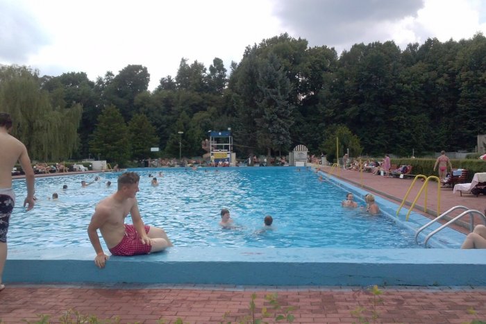 Ilustračný obrázok k článku Sezóna, aká už dávno nebola: Smutná návštevnosť novoveského kúpaliska!