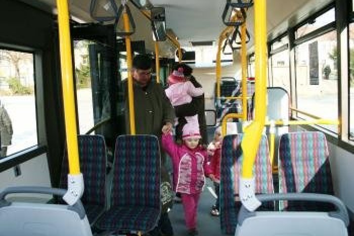 Ilustračný obrázok k článku Cestovanie v Prievidzi ZADARMO: Vystúpte z aút a nasadnite na MHD!