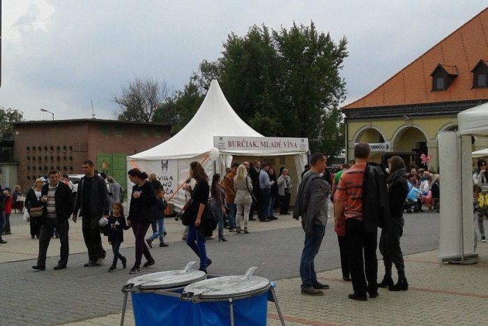 Ilustračný obrázok k článku Konečne sme sa dočkali: Preložené Tesárske vinobranie je tu!